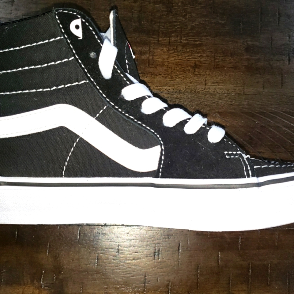 Vans - Picture 7 of 9